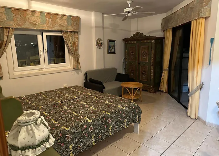 Cozy Studio With Seaview Apartmán