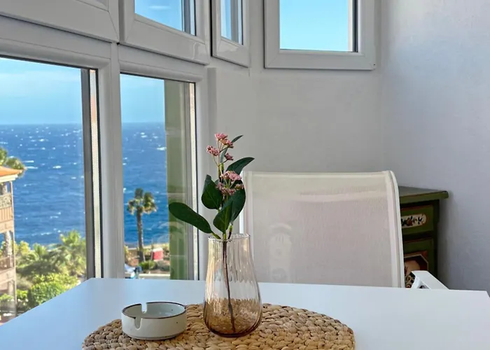 Cozy Studio With Seaview Daire