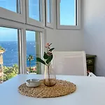 Cozy With Seaview Daire